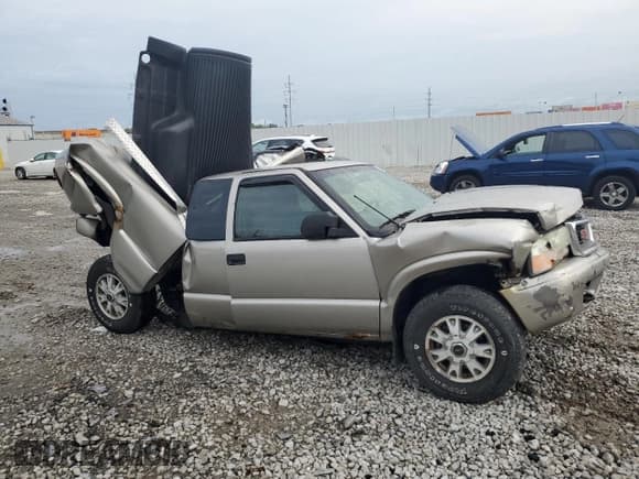 ✅ 2002 GMC Sonoma SLS • VIN: 1GTDT19W028232897 • Lot: 71087885. Wystawiony na Copart z przebiegiem 164 771 mil. Bezpłatny archiwum sprzedaży aukcyjnych z USA i szczegółowy raport historii pojazdu na DreamBid. Zdjęcie 4.