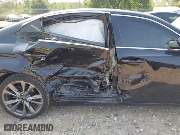 ✅ 2019 Lexus ES 350 • VIN: 58ABZ1B13KU033259 • Lot: 42874413. Wystawiony na IAAI z przebiegiem 85 465 mil. Bezpłatny archiwum sprzedaży aukcyjnych z USA i szczegółowy raport historii pojazdu na DreamBid. Zdjęcie 6.