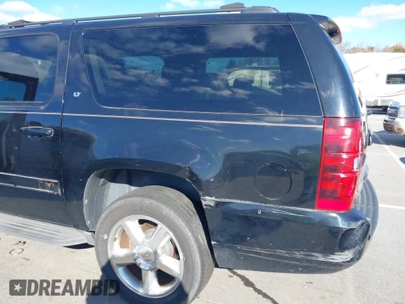 ✅ 2013 Chevrolet Suburban LT • VIN: 1GNSCJE0XDR292554 • Лот: 43662748. Опубликован ранее на IAAI с пробегом 233 084 миль. Бесплатный доступ к архиву аукционных продаж из США и подробный отчёт об истории автомобиля на DreamBid. Изображение 6.