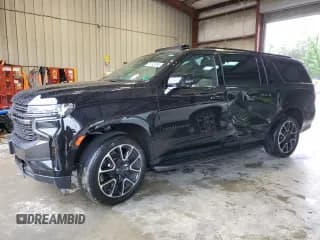 ✅ 2022 Chevrolet Suburban RST • VIN: 1GNSKEKD0NR339979 • Lot: 57858355. Wystawiony na Copart z przebiegiem 20 359 mil. Bezpłatny archiwum sprzedaży aukcyjnych z USA i szczegółowy raport historii pojazdu na DreamBid. Zdjęcie 1.