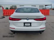 ✅ 2022 BMW 2 Series 228i • VIN: WBA53AK04N7K12122 • Lot: 41794766. Wystawiony na IAAI z przebiegiem 61 518 mil. Bezpłatny archiwum sprzedaży aukcyjnych z USA i szczegółowy raport historii pojazdu na DreamBid. Zdjęcie 16.