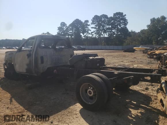 ✅ 2019 GMC Sierra 1500 • VIN: 1GD31TCG3KF107432 • Lot: 74061404. Wystawiony na Copart z przebiegiem Nie podano. Bezpłatny archiwum sprzedaży aukcyjnych z USA i szczegółowy raport historii pojazdu na DreamBid. Zdjęcie 2.