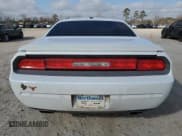 ✅ 2013 Dodge Challenger Rallye Redline • VIN: 2C3CDYAG3DH511283 • Lot: 43701345. Wystawiony na Copart z przebiegiem 82 753 mil. Bezpłatny archiwum sprzedaży aukcyjnych z USA i szczegółowy raport historii pojazdu na DreamBid. Zdjęcie 6.