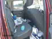 2024 Ram 1500 SLT z VIN 1C6RR7GG1RS143363, wystawiony jako IAAI lot #42674162 z przebiegiem 32 989 mil mil oraz . Historia ofert i sprzedaży dostępna na DreamBid. Obrazek 8.