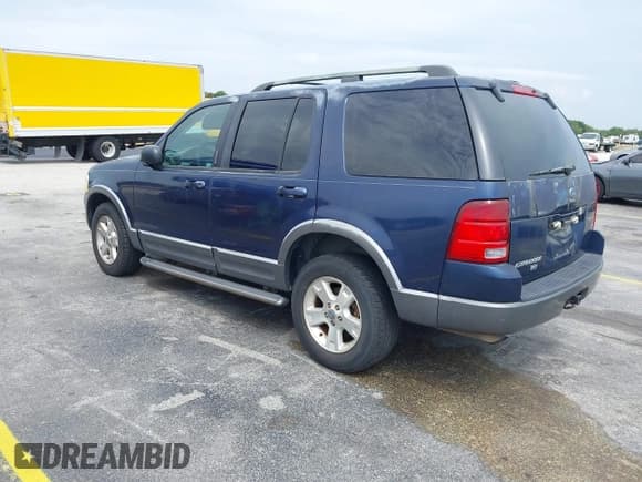 ✅ 2003 Ford Explorer XLT • VIN: 1FMZU63KX3UC09640 • Lot: 41886833. Wystawiony na IAAI z przebiegiem 119 878 mil. Bezpłatny archiwum sprzedaży aukcyjnych z USA i szczegółowy raport historii pojazdu na DreamBid. Zdjęcie 3.