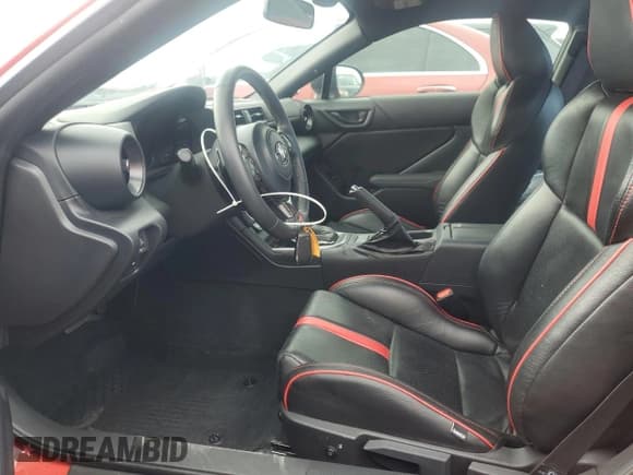 ✅ 2023 Toyota 86 • VIN: JF1ZNBC18P8756427 • Lot: 67769065. Wystawiony na Copart z przebiegiem 33 218 mil. Bezpłatny archiwum sprzedaży aukcyjnych z USA i szczegółowy raport historii pojazdu na DreamBid. Zdjęcie 7.