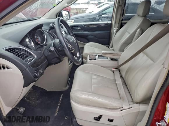 ✅ 2015 Chrysler Town & Country Touring • VIN: 2C4RC1BG6FR561817 • Лот: 94130165. Опубликован ранее на Copart с пробегом 148 270 миль. Бесплатный доступ к архиву аукционных продаж из США и подробный отчёт об истории автомобиля на DreamBid. Изображение 7.