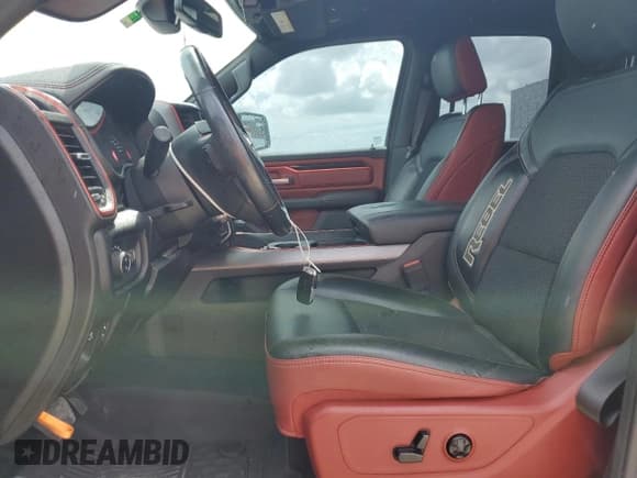 ✅ 2019 Ram 1500 Sport • VIN: 1C6SRFET8KN695703 • Lot: 65804025. Wystawiony na Copart z przebiegiem 87 417 mil. Bezpłatny archiwum sprzedaży aukcyjnych z USA i szczegółowy raport historii pojazdu na DreamBid. Zdjęcie 7.