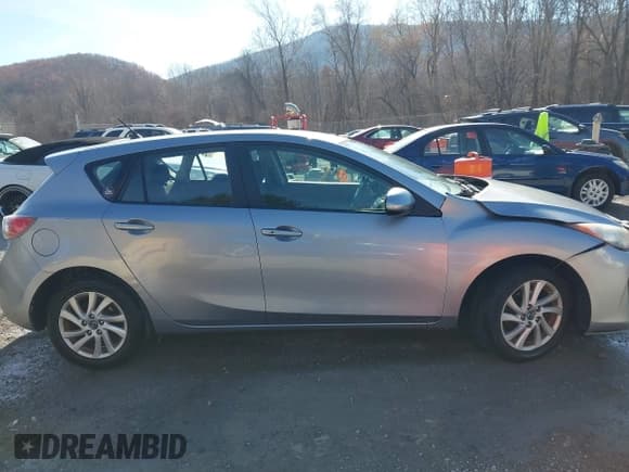 ✅ 2013 Mazda 3 i Touring • VIN: JM1BL1LP0D1769144 • Lot: 43675874. Listed on IAAI with 148,418 mi. Free auction sales archive from the USA and detailed vehicle history report at DreamBid. Image 13.