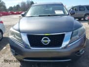 ✅ 2015 Nissan Pathfinder SV • VIN: 5N1AR2MN8FC615197 • Lot: 41661899. Wystawiony na IAAI z przebiegiem 129 417 mil. Bezpłatny archiwum sprzedaży aukcyjnych z USA i szczegółowy raport historii pojazdu na DreamBid. Zdjęcie 12.