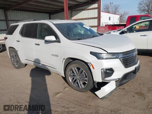 ✅ 2023 Chevrolet Traverse High Country • VIN: 1GNEVNKW5PJ216797 • Lot: 41479227. Wystawiony na IAAI z przebiegiem 45 527 mil. Bezpłatny archiwum sprzedaży aukcyjnych z USA i szczegółowy raport historii pojazdu na DreamBid. Zdjęcie 1.