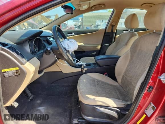 2013 Hyundai Sonata GLS z VIN 5NPEB4AC0DH574817, wystawiony jako Copart lot #85705465 z przebiegiem 246 336 mil mil oraz Czysty tytuł • Clean title. Historia ofert i sprzedaży dostępna na DreamBid. Obrazek 7.