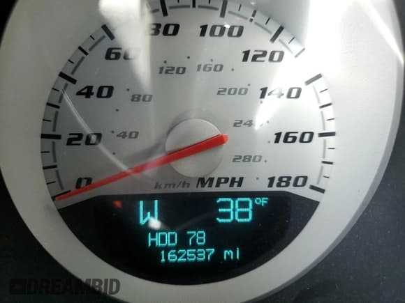 ✅ 2010 Dodge Challenger SRT-8 • VIN: 2B3CJ7DW8AH308873 • Lot: 88857005. Wystawiony na Copart z przebiegiem 162 537 mil. Bezpłatny archiwum sprzedaży aukcyjnych z USA i szczegółowy raport historii pojazdu na DreamBid. Zdjęcie 9.