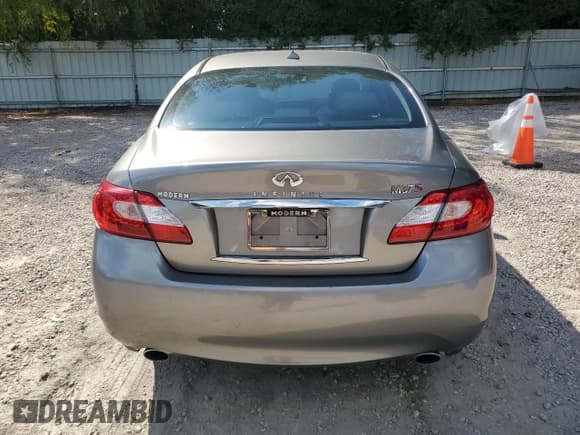 ✅ 2011 Infiniti M • VIN: JN1BY1AP3BM324383 • Lot: 80061505. Listed on Copart with 215,404 mi. Free auction sales archive from the USA and detailed vehicle history report at DreamBid. Image 6.