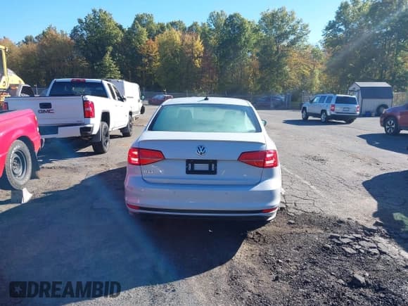 ✅ 2017 Volkswagen Jetta GLI • VIN: 3VW4T7AJ2HM303666 • Lot: 43404031. Wystawiony na IAAI z przebiegiem 207 443 mil. Bezpłatny archiwum sprzedaży aukcyjnych z USA i szczegółowy raport historii pojazdu na DreamBid. Zdjęcie 16.