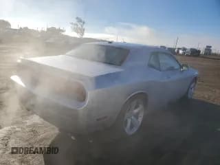 ✅ 2010 Dodge Challenger R/T • VIN: 2B3CJ5DT0AH244774 • Lot: 86561324. Wystawiony na Copart z przebiegiem 132 909 mil. Bezpłatny archiwum sprzedaży aukcyjnych z USA i szczegółowy raport historii pojazdu na DreamBid. Zdjęcie 3.