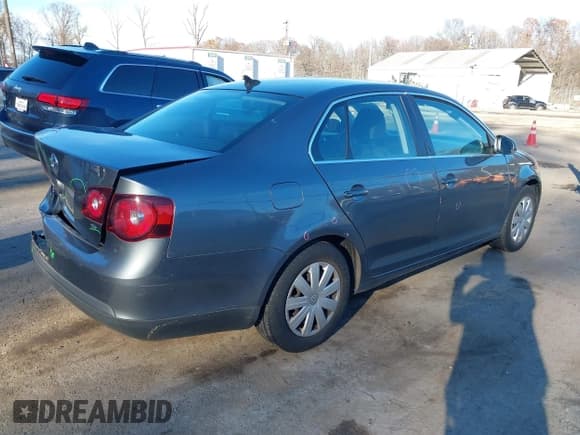 ✅ 2010 Volkswagen Jetta SE • VIN: 3VWRZ7AJXAM044645 • Лот: 43766290. Опубликован ранее на IAAI с пробегом 152 566 миль. Бесплатный доступ к архиву аукционных продаж из США и подробный отчёт об истории автомобиля на DreamBid. Изображение 4.