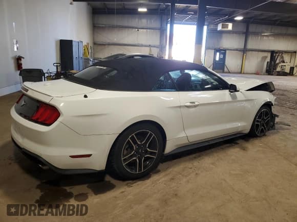 ✅ 2020 Ford Mustang EcoBoost Premium • VIN: 1FATP8UH1L5114562 • Lot: 90900365. Listed on Copart with 69,072 mi. Free auction sales archive from the USA and detailed vehicle history report at DreamBid. Image 3.