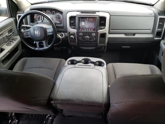 ✅ 2020 Ram 1500 Warlock • VIN: 1C6RR7GT0LS120659 • Lot: 63681375. Wystawiony na Copart z przebiegiem 133 195 mil. Bezpłatny archiwum sprzedaży aukcyjnych z USA i szczegółowy raport historii pojazdu na DreamBid. Zdjęcie 8.