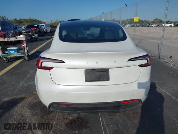 ✅ 2025 Tesla Model 3 Long Range • VIN: 5YJ3E1EA2SF933926 • Lot: 43537655. Wystawiony na IAAI z przebiegiem 6 306 mil. Bezpłatny archiwum sprzedaży aukcyjnych z USA i szczegółowy raport historii pojazdu na DreamBid. Zdjęcie 15.