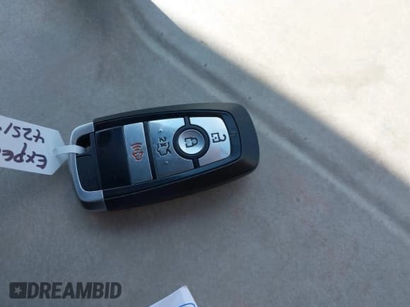 ✅ 2018 Ford Expedition Max XL • VIN: 1FMJK1GT6JEA49496 • Lot: 42519819. Wystawiony na IAAI z przebiegiem 100 996 mil. Bezpłatny archiwum sprzedaży aukcyjnych z USA i szczegółowy raport historii pojazdu na DreamBid. Zdjęcie 11.