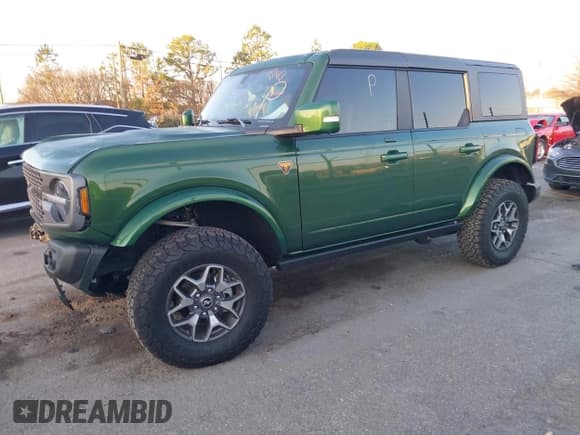 ✅ 2023 Ford Bronco • VIN: 1FMEE5DP2PLB43810 • Lot: 41656885. Wystawiony na IAAI z przebiegiem 22 178 mil. Bezpłatny archiwum sprzedaży aukcyjnych z USA i szczegółowy raport historii pojazdu na DreamBid. Zdjęcie 2.