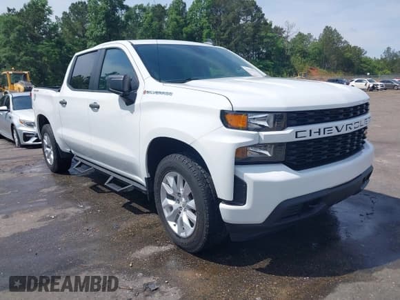 ✅ 2022 Chevrolet Silverado 1500 Custom • VIN: 3GCPYBEK4NG189834 • Lot: 42136171. Wystawiony na IAAI z przebiegiem 95 440 mil. Bezpłatny archiwum sprzedaży aukcyjnych z USA i szczegółowy raport historii pojazdu na DreamBid. Zdjęcie 1.
