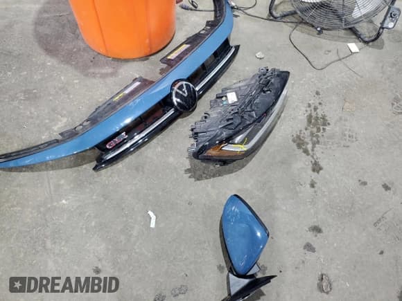 ✅ 2025 Volkswagen Jetta Autobahn • VIN: 3VW2T7BU0SM037975 • Lot: 70252605. Listed on Copart with 9,637 mi. Free auction sales archive from the USA and detailed vehicle history report at DreamBid. Image 12.