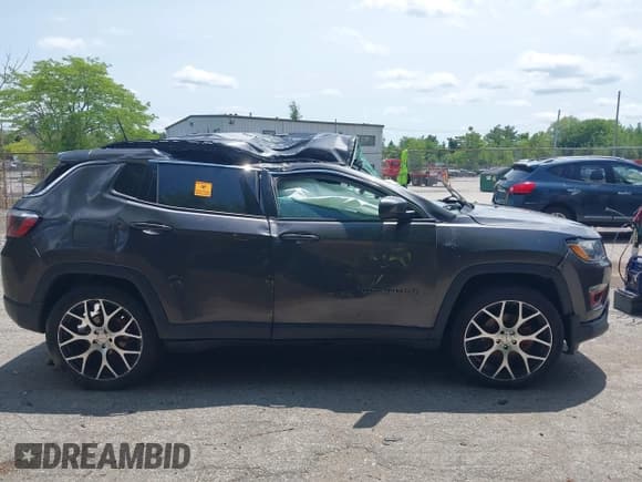 ✅ 2020 Jeep Compass Latitude • VIN: 3C4NJCBB9LT162087 • Lot: 42351476. Listed on IAAI with Not provided. Free auction sales archive from the USA and detailed vehicle history report at DreamBid. Image 12.