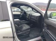 ✅ 2018 Ford Expedition Max Limited • VIN: 1FMJK2AT2JEA00732 • Lot: 43680791. Wystawiony na IAAI z przebiegiem 75 593 mil. Bezpłatny archiwum sprzedaży aukcyjnych z USA i szczegółowy raport historii pojazdu na DreamBid. Zdjęcie 5.