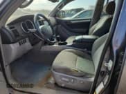 ✅ 2006 Toyota 4Runner SR5 • VIN: JTEBT14R160062154 • Лот: 85943885. Опубликован ранее на Copart с пробегом 227 815 миль. Бесплатный доступ к архиву аукционных продаж из США и подробный отчёт об истории автомобиля на DreamBid. Изображение 7.