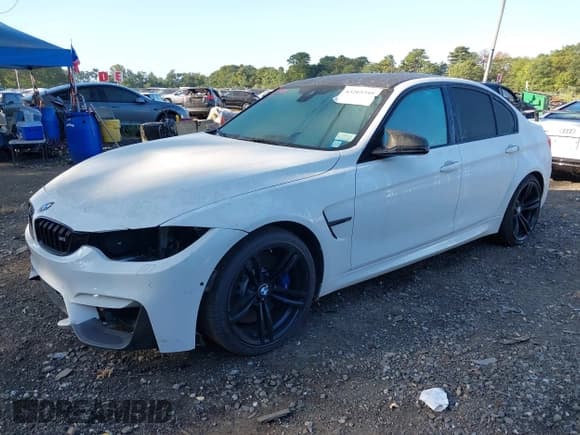 ✅ 2017 BMW M3 • VIN: WBS8M9C38H5G85599 • Lot: 43265348. Listed on IAAI with 60,545 mi. Free auction sales archive from the USA and detailed vehicle history report at DreamBid. Image 2.