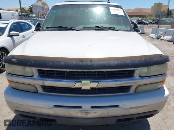 ✅ 2002 Chevrolet Suburban LT • VIN: 3GNFK16T82G356407 • Lot: 42818297. Listed on IAAI with 422,552 mi. Free auction sales archive from the USA and detailed vehicle history report at DreamBid. Image 6.