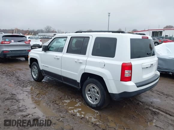 ✅ 2016 Jeep Patriot Sport SE • VIN: 1C4NJRBB4GD814547 • Lot: 43734900. Wystawiony na IAAI z przebiegiem 127 647 mil. Bezpłatny archiwum sprzedaży aukcyjnych z USA i szczegółowy raport historii pojazdu na DreamBid. Zdjęcie 3.