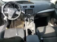 ✅ 2013 Mazda 3 i SV • VIN: JM1BL1TF8D1770078 • Лот: 92679225. Опубликован ранее на Copart с пробегом Не указан. Бесплатный доступ к архиву аукционных продаж из США и подробный отчёт об истории автомобиля на DreamBid. Изображение 8.