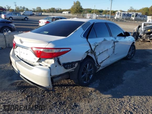 ✅ 2016 Toyota Camry SE • VIN: 4T1BF1FK1GU131278 • Lot: 43435416. Listed on IAAI with 164,765 mi. Free auction sales archive from the USA and detailed vehicle history report at DreamBid. Image 4.