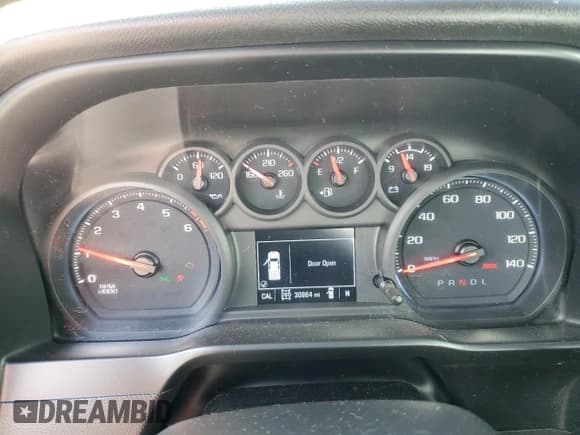 ✅ 2021 Chevrolet Silverado 1500 Custom Trail Boss • VIN: 1GCPYCEFXMZ304489 • Lot: 68282665. Wystawiony na Copart z przebiegiem 30 964 mil. Bezpłatny archiwum sprzedaży aukcyjnych z USA i szczegółowy raport historii pojazdu na DreamBid. Zdjęcie 9.