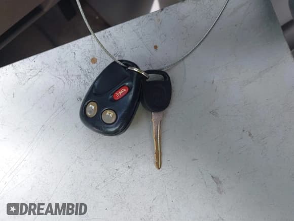 ✅ 2006 Saturn VUE • VIN: 5GZCZ33DX6S858252 • Lot: 42032301. Wystawiony na IAAI z przebiegiem 186 504 mil. Bezpłatny archiwum sprzedaży aukcyjnych z USA i szczegółowy raport historii pojazdu na DreamBid. Zdjęcie 11.