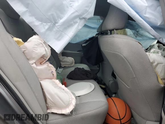 ✅ 2017 Toyota Camry XLE • VIN: 4T1BF1FK2HU451582 • Lot: 89684095. Listed on Copart with 107,420 mi. Free auction sales archive from the USA and detailed vehicle history report at DreamBid. Image 10.