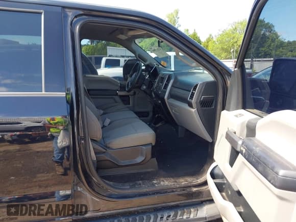 ✅ 2019 Ford F-250 XL • VIN: 1FT7W2B62KEG47046 • Lot: 42417804. Listed on IAAI with 74,875 mi. Free auction sales archive from the USA and detailed vehicle history report at DreamBid. Image 5.