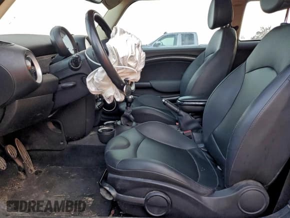 ✅ 2013 MINI Hardtop S • VIN: WMWSV3C50DT478603 • Lot: 93883905. Listed on Copart with 136,211 mi. Free auction sales archive from the USA and detailed vehicle history report at DreamBid. Image 7.