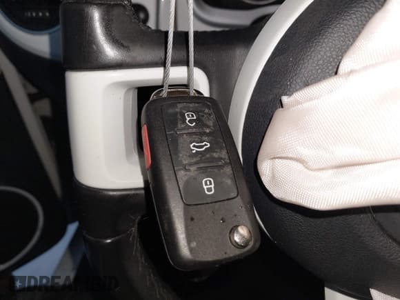 ✅ 2018 Volkswagen Beetle SE • VIN: 3VWJD7AT7JM711667 • Лот: 43696363. Опубликован ранее на IAAI с пробегом 60 156 миль. Бесплатный доступ к архиву аукционных продаж из США и подробный отчёт об истории автомобиля на DreamBid. Изображение 11.