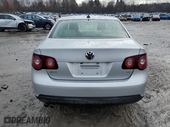 ✅ 2009 Volkswagen Jetta SE • VIN: 3VWRZ71K89M062050 • Lot: 83973194. Listed on Copart with 48,996 mi. Free auction sales archive from the USA and detailed vehicle history report at DreamBid. Image 6.