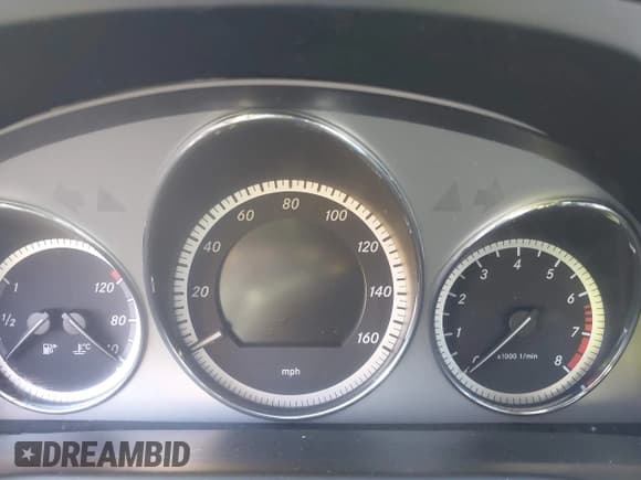 ✅ 2011 Mercedes-Benz C 300 Sport • VIN: WDDGF8BBXBA496308 • Lot: 43584651. Wystawiony na IAAI z przebiegiem Nie podano. Bezpłatny archiwum sprzedaży aukcyjnych z USA i szczegółowy raport historii pojazdu na DreamBid. Zdjęcie 7.