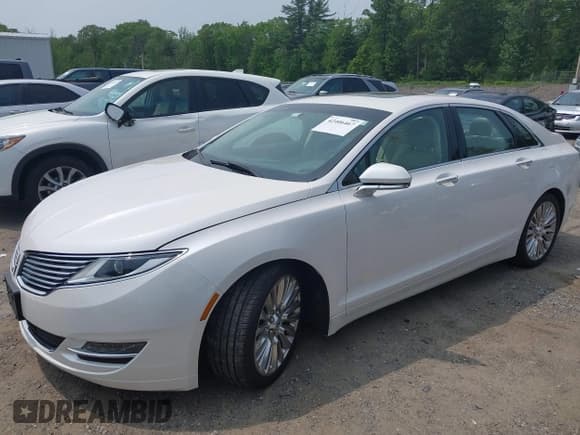 ✅ 2015 Lincoln MKZ • VIN: 3LN6L2G96FR625086 • Lot: 42406467. Listed on IAAI with 24,130 mi. Free auction sales archive from the USA and detailed vehicle history report at DreamBid. Image 2.