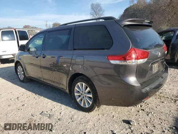 ✅ 2013 Toyota Sienna LE • VIN: 5TDJK3DC7DS068934 • Lot: 92495345. Listed on Copart with 102,035 mi. Free auction sales archive from the USA and detailed vehicle history report at DreamBid. Image 2.