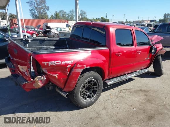 ✅ 2014 Toyota Tacoma PreRunner • VIN: 3TMJU4GN7EM162861 • Lot: 43460713. Wystawiony na IAAI z przebiegiem 110 401 mil. Bezpłatny archiwum sprzedaży aukcyjnych z USA i szczegółowy raport historii pojazdu na DreamBid. Zdjęcie 4.
