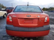 ✅ 2008 Kia Rio LX • VIN: KNADE123586430595 • Lot: 91803265. Wystawiony na Copart z przebiegiem 290 340 mil. Bezpłatny archiwum sprzedaży aukcyjnych z USA i szczegółowy raport historii pojazdu na DreamBid. Zdjęcie 6.