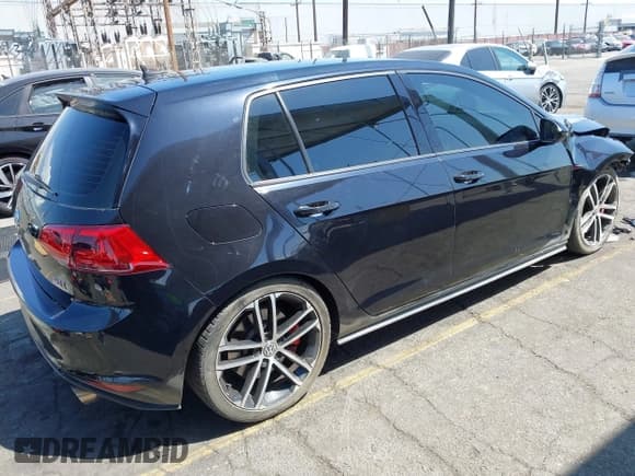 ✅ 2017 Volkswagen Golf GTI S • VIN: 3VW547AU7HM066085 • Лот: 43086626. Опубликован ранее на IAAI с пробегом 133 629 миль. Бесплатный доступ к архиву аукционных продаж из США и подробный отчёт об истории автомобиля на DreamBid. Изображение 4.