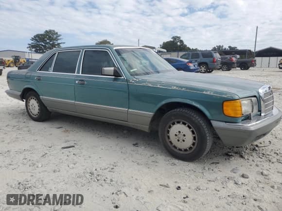 ✅ 1986 Mercedes-Benz 420 SEL • VIN: WDBCA35D5GA268505 • Lot: 86210565. Wystawiony na Copart z przebiegiem 93 640 mil. Bezpłatny archiwum sprzedaży aukcyjnych z USA i szczegółowy raport historii pojazdu na DreamBid. Zdjęcie 4.